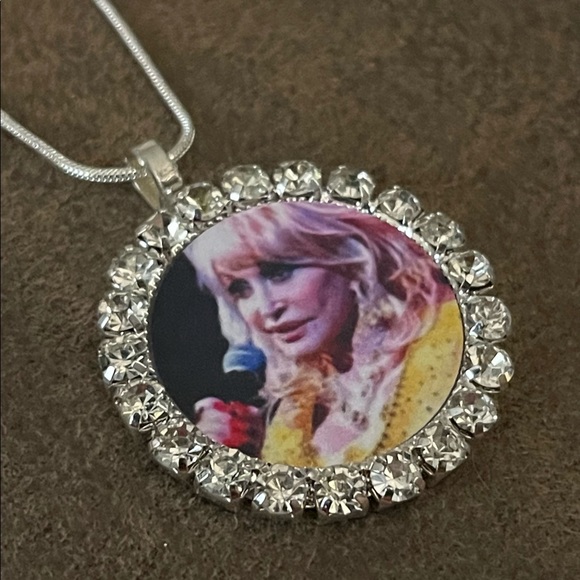Jewelry - Dolly Parton necklace